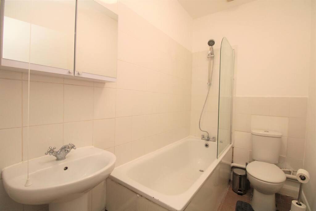 Апартаменты Ideal 2 Bed Flat Close To City Лондон Экстерьер фото